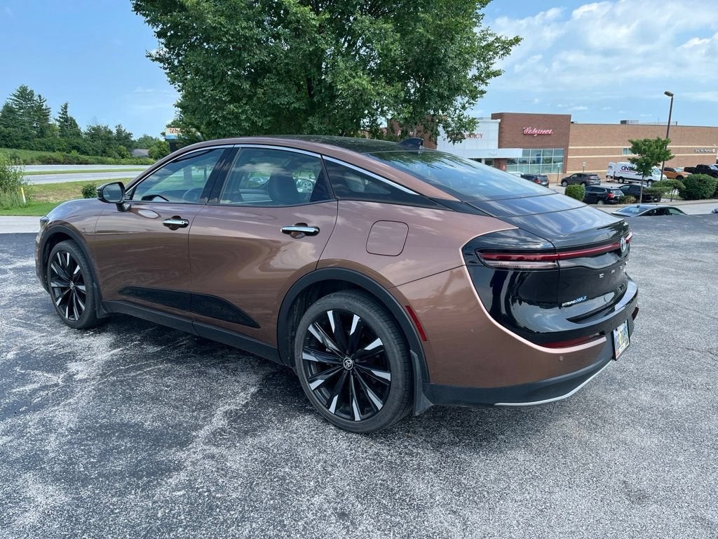 2023 Toyota Crown Platinum
