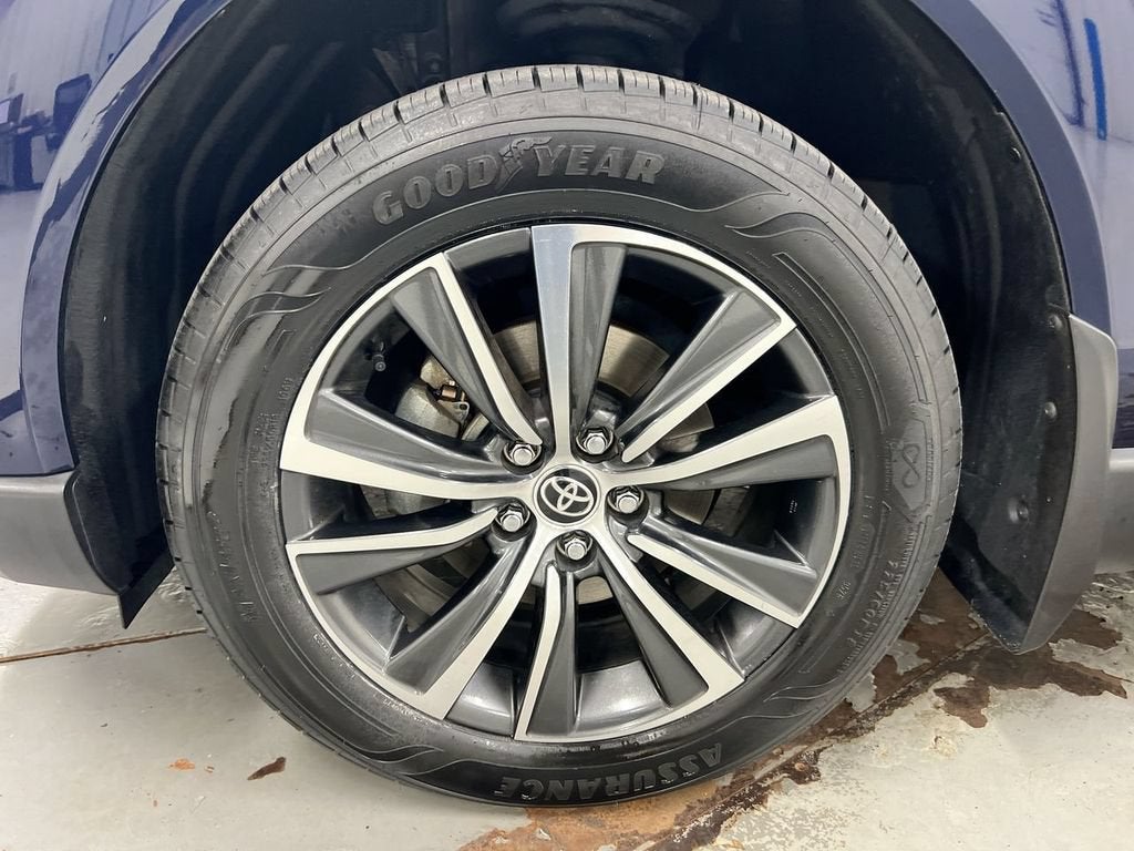 2022 Toyota Venza LE