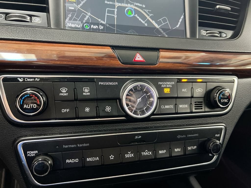 2019 Kia Cadenza Technology