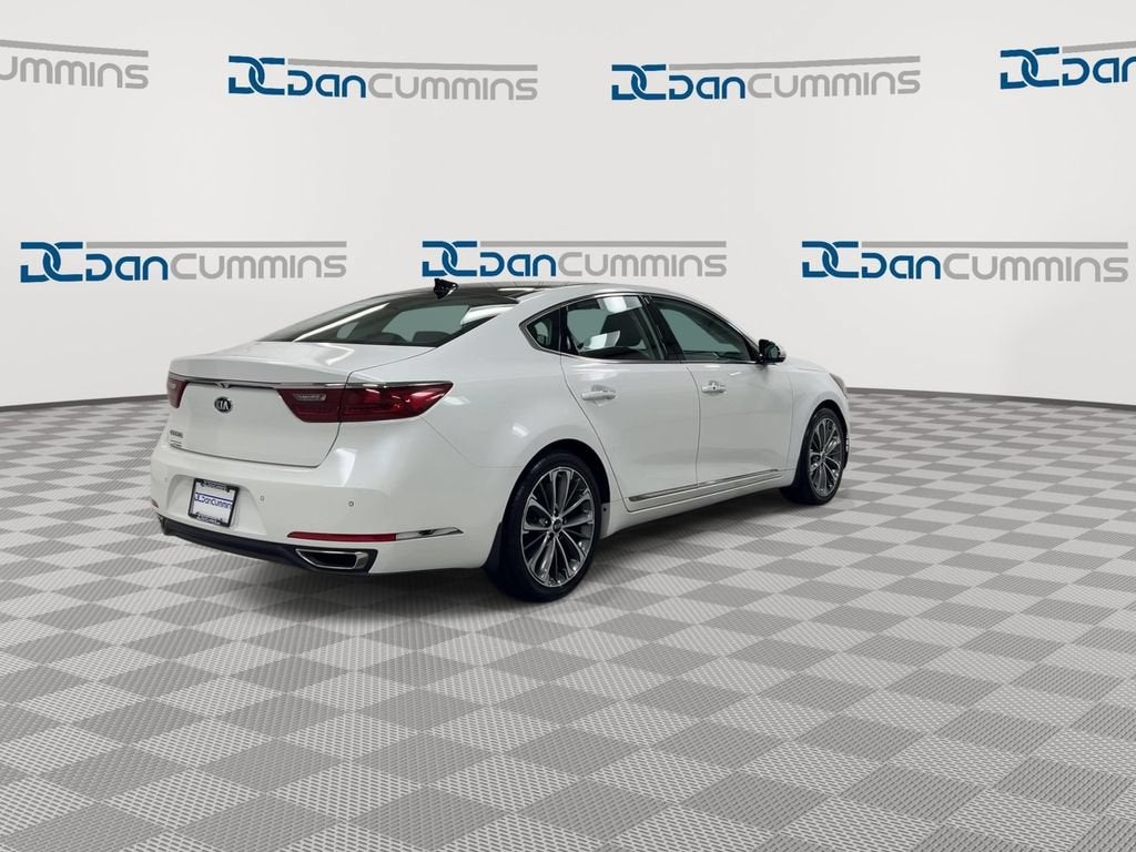 2019 Kia Cadenza Technology