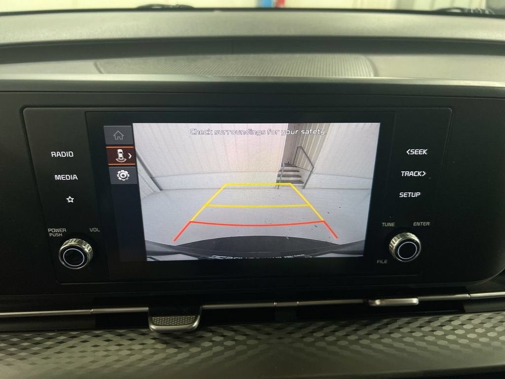 2023 Kia Carnival LX
