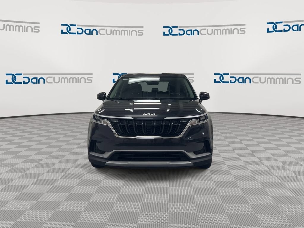 2023 Kia Carnival LX