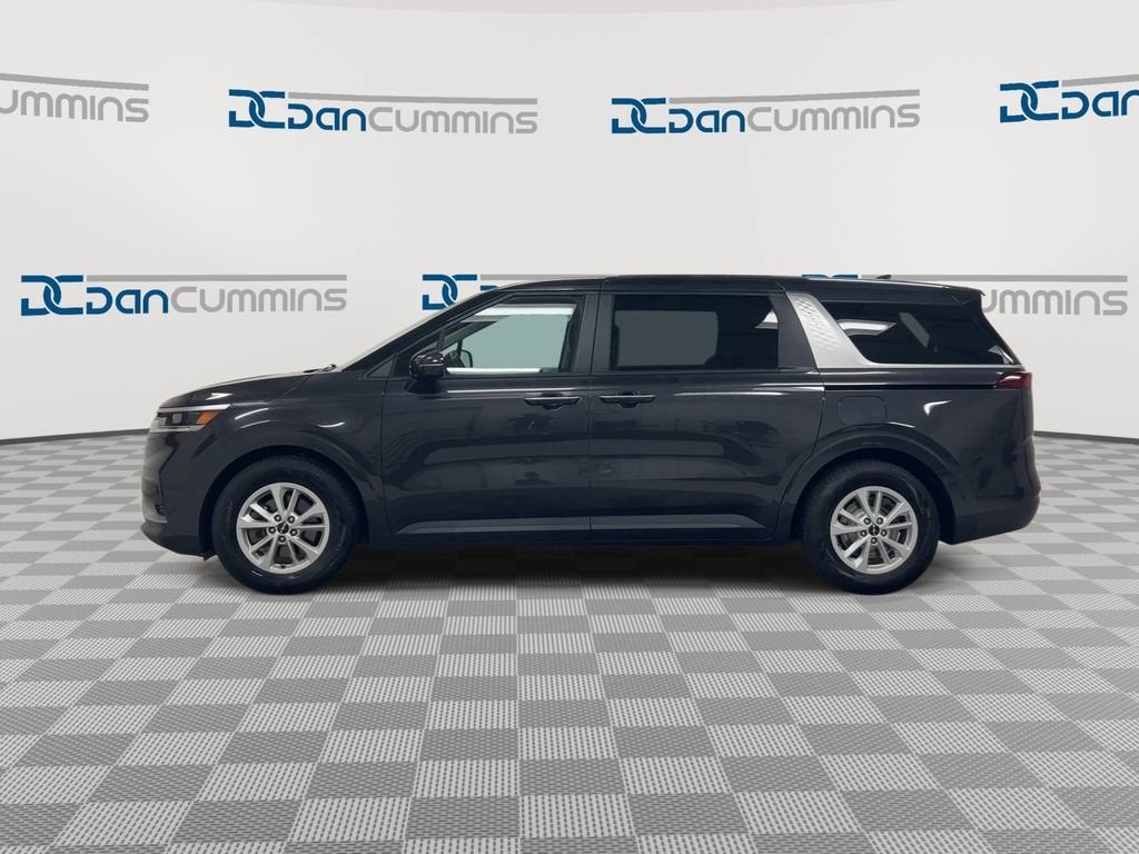 2023 Kia Carnival LX