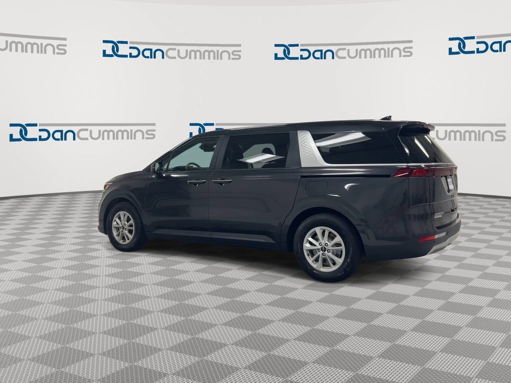 2023 Kia Carnival LX