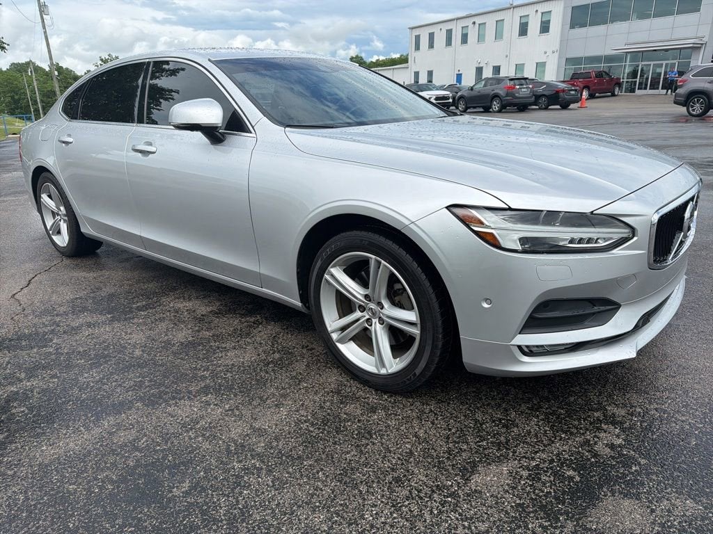 2018 Volvo S90 Momentum