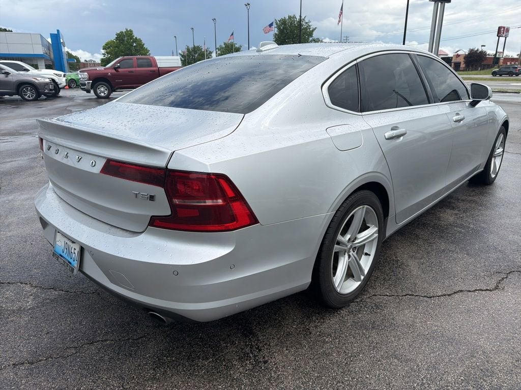 2018 Volvo S90 Momentum