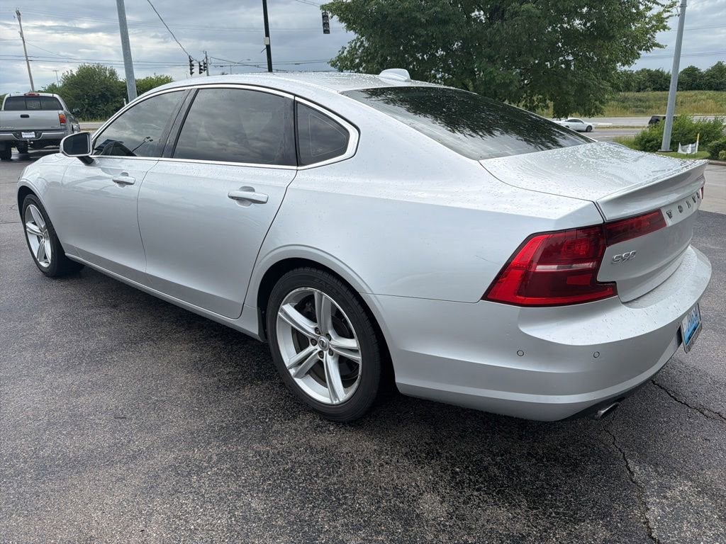 2018 Volvo S90 Momentum