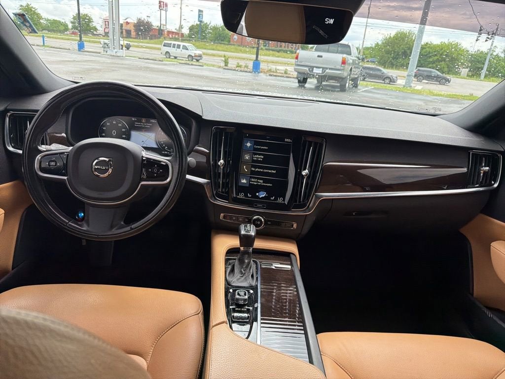 2018 Volvo S90 Momentum