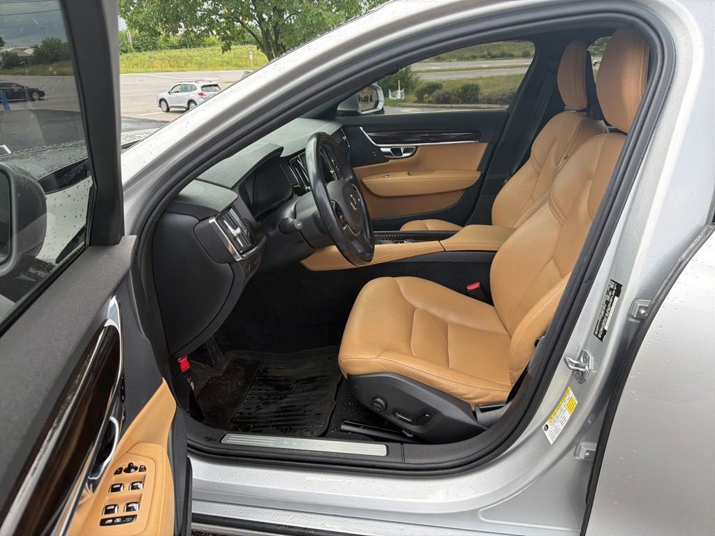 2018 Volvo S90 Momentum