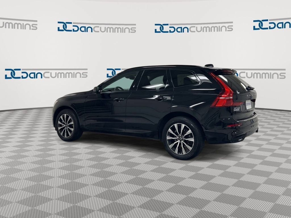 2023 Volvo XC60 Plus Dark Theme