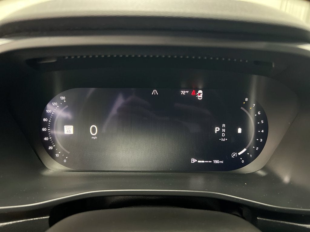2024 Volvo XC40 Core Bright Theme