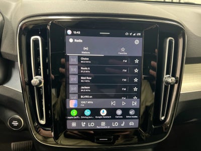 2024 Volvo XC40 Core Bright Theme