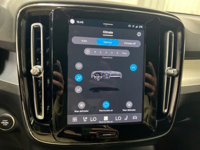 2024 Volvo XC40 Core Bright Theme