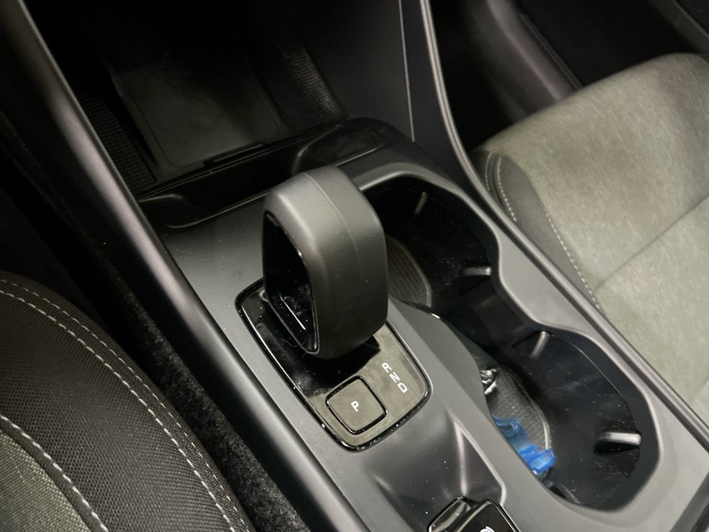 2024 Volvo XC40 Core Bright Theme