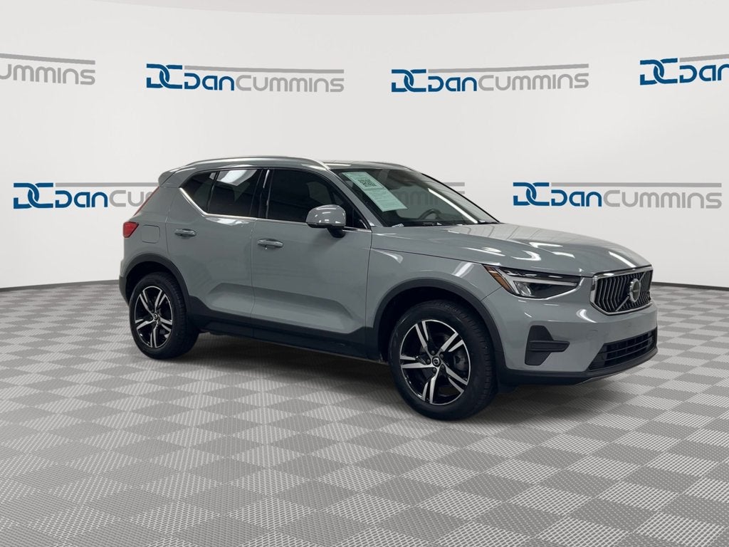 2024 Volvo XC40 Core Bright Theme