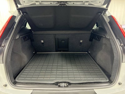 2024 Volvo XC40 Core Bright Theme