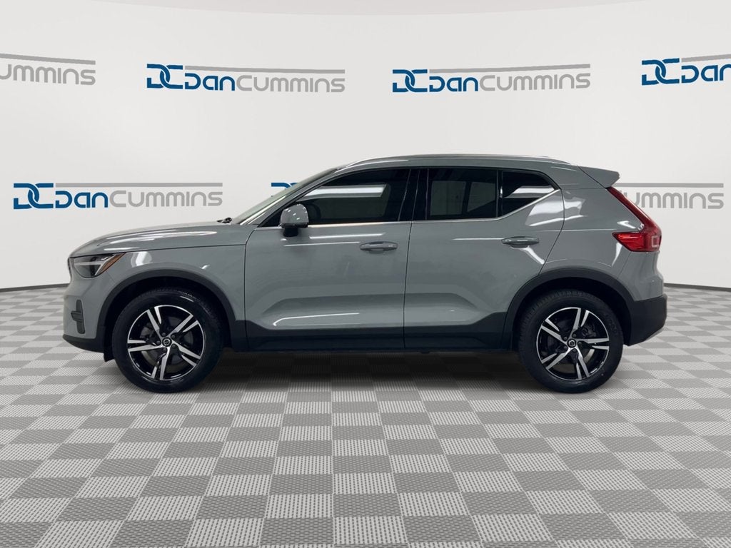 2024 Volvo XC40 Core Bright Theme