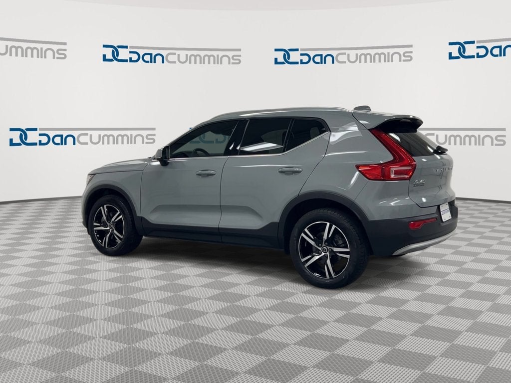 2024 Volvo XC40 Core Bright Theme