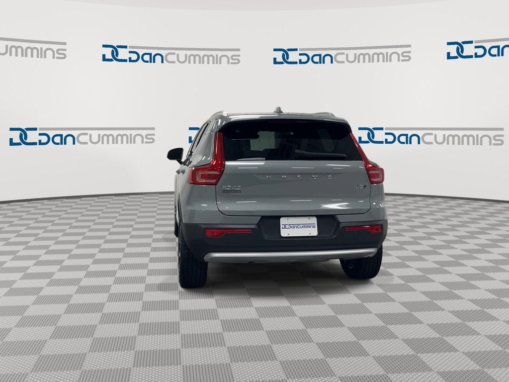 2024 Volvo XC40 Core Bright Theme
