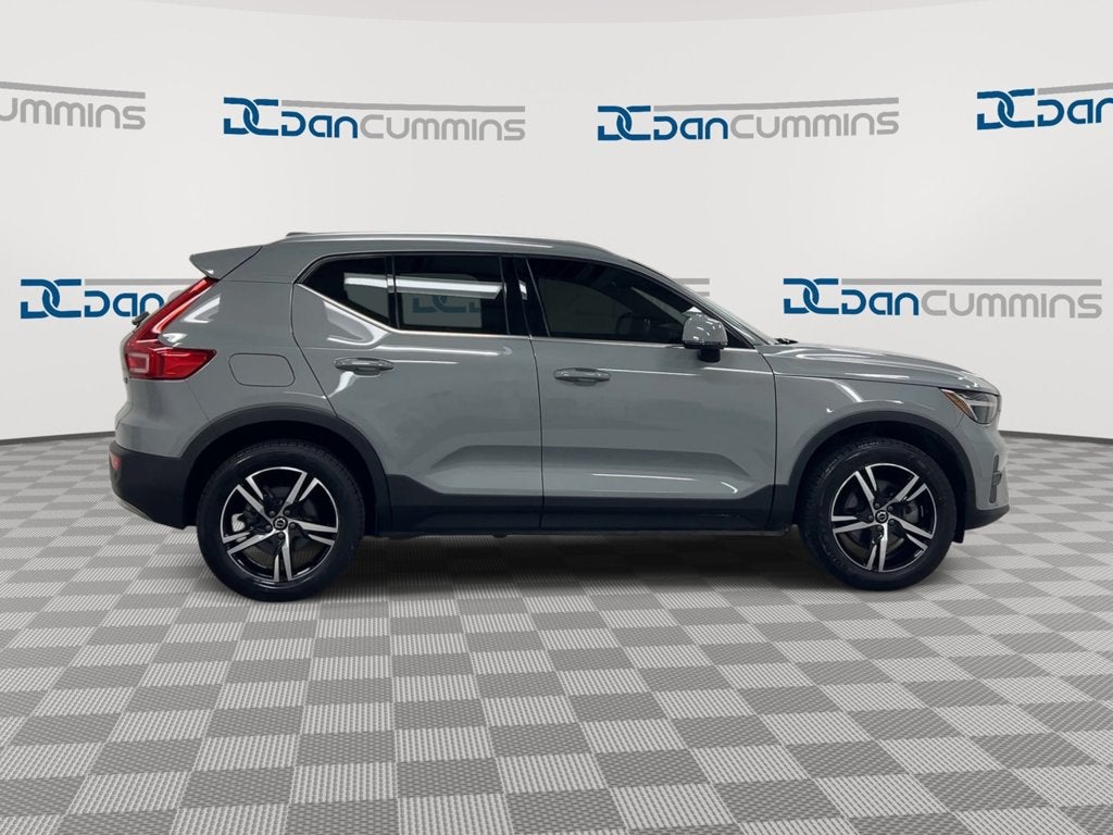 2024 Volvo XC40 Core Bright Theme