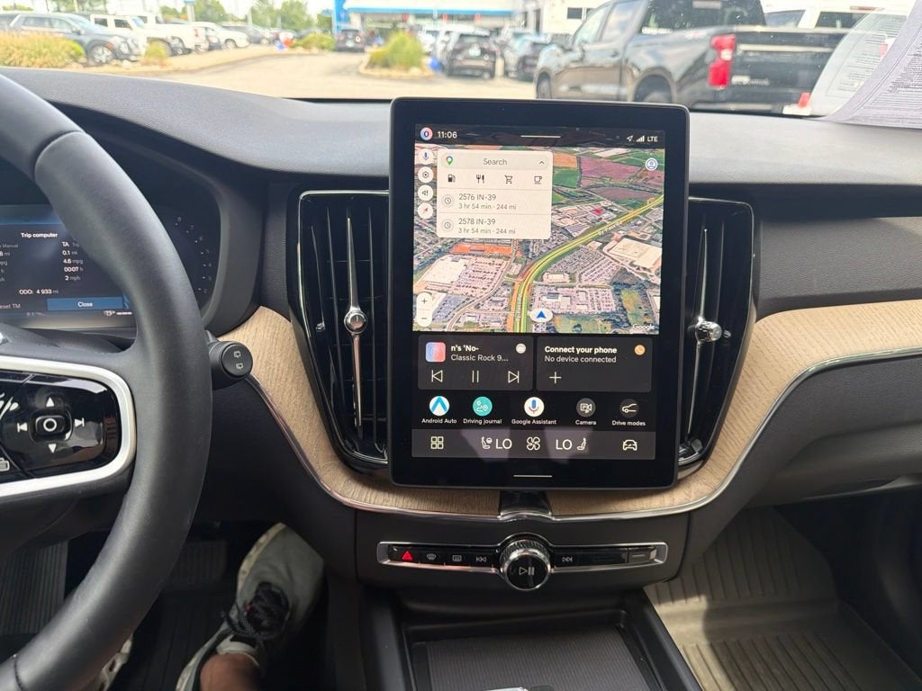 2026 Volvo XC60 Plus