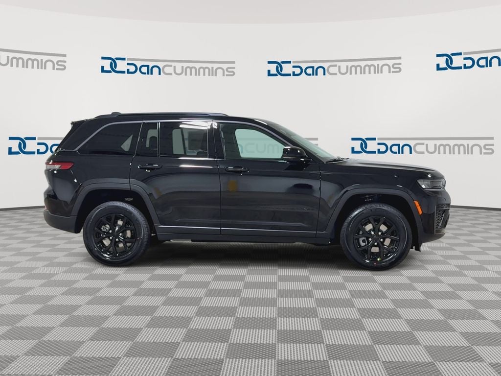 2026 Jeep Grand Cherokee Laredo