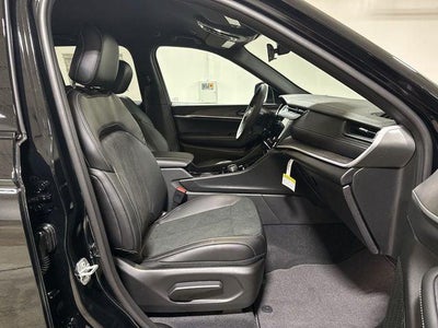 2026 Jeep Grand Cherokee Altitude