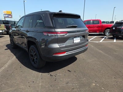 2026 Jeep Grand Cherokee Laredo Altitude