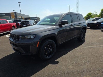 2026 Jeep Grand Cherokee Laredo Altitude