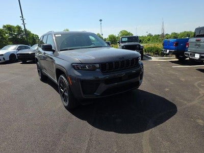 2026 Jeep Grand Cherokee Laredo Altitude