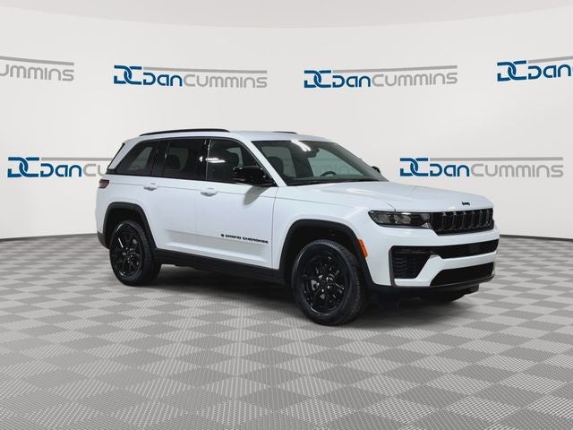 2026 Jeep Grand Cherokee Laredo Altitude