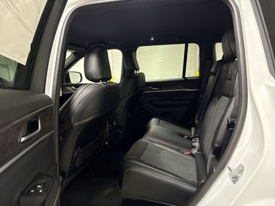 2026 Jeep Grand Cherokee Laredo Altitude