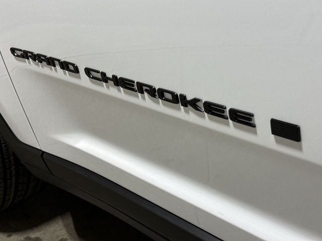 2026 Jeep Grand Cherokee Laredo Altitude