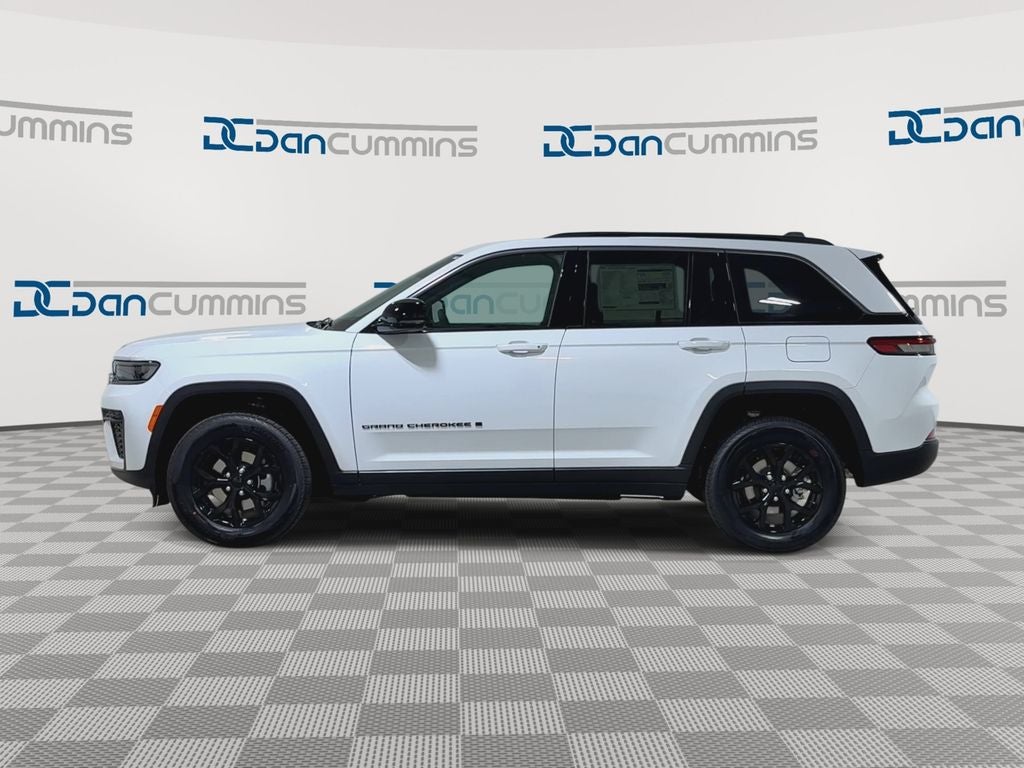 2026 Jeep Grand Cherokee Laredo Altitude