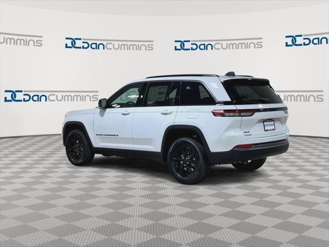 2026 Jeep Grand Cherokee Laredo Altitude