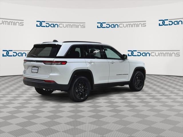 2026 Jeep Grand Cherokee Laredo Altitude