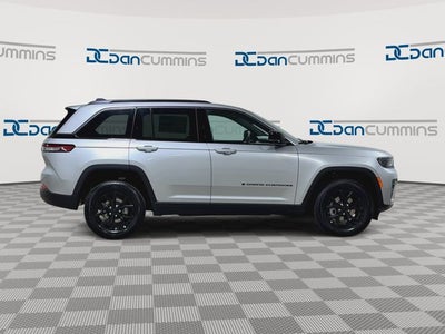2026 Jeep Grand Cherokee Laredo Altitude