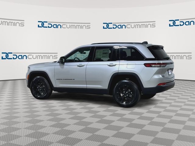 2026 Jeep Grand Cherokee Laredo Altitude