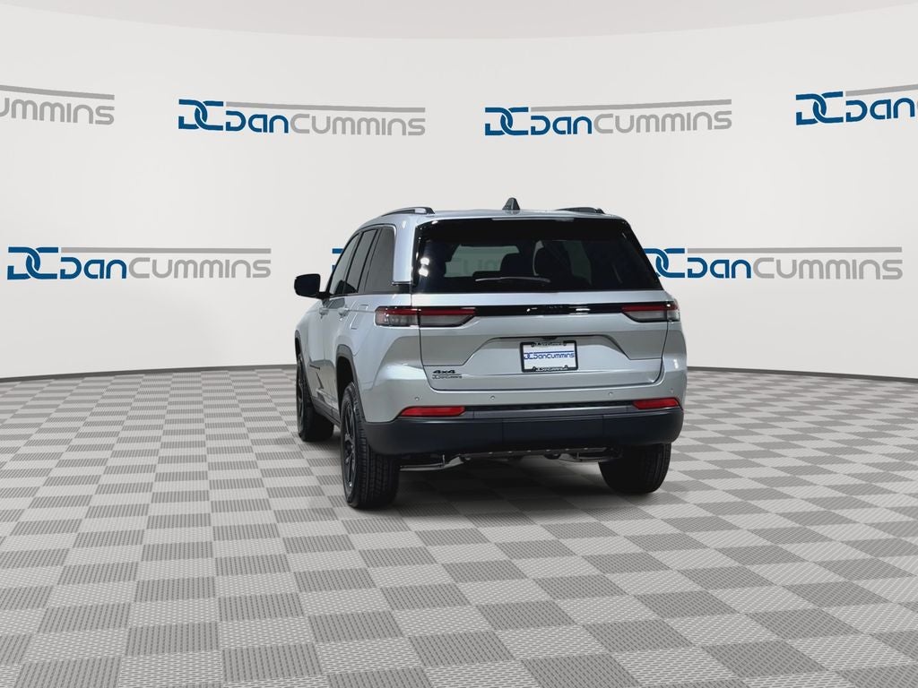 2026 Jeep Grand Cherokee Laredo Altitude