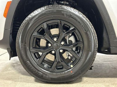 2026 Jeep Grand Cherokee Laredo Altitude