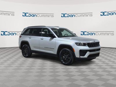 2026 Jeep Grand Cherokee Laredo Altitude