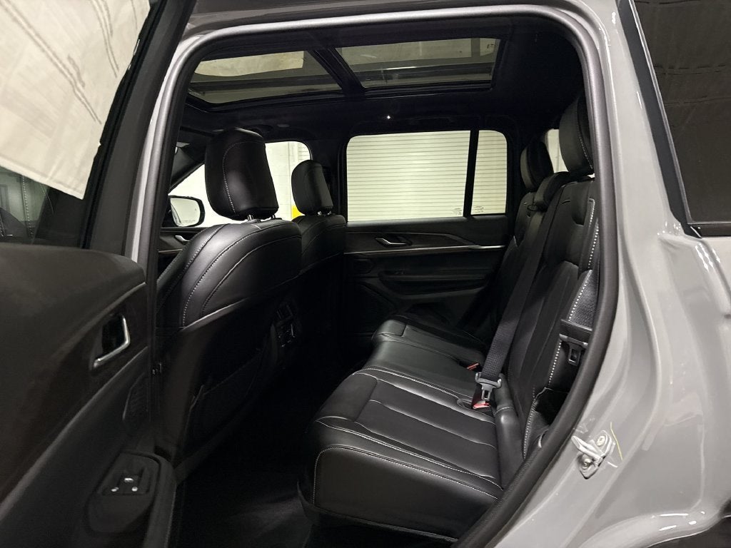 2027 Jeep Grand Cherokee Limited