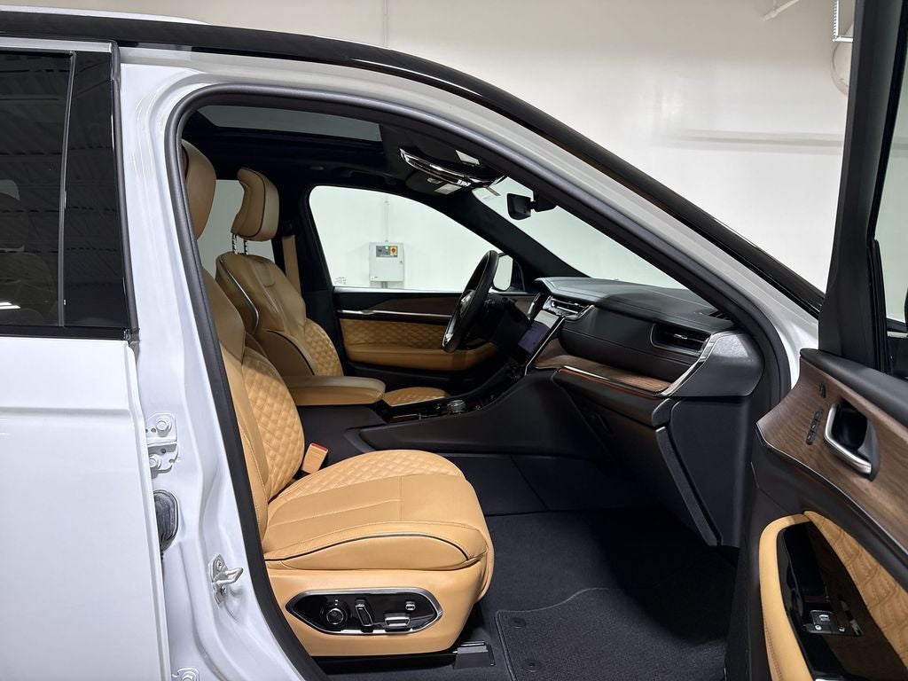 2023 Jeep Grand Cherokee Summit