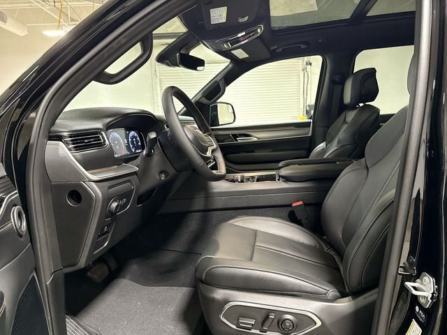 2026 Jeep Grand Wagoneer L 4x4
