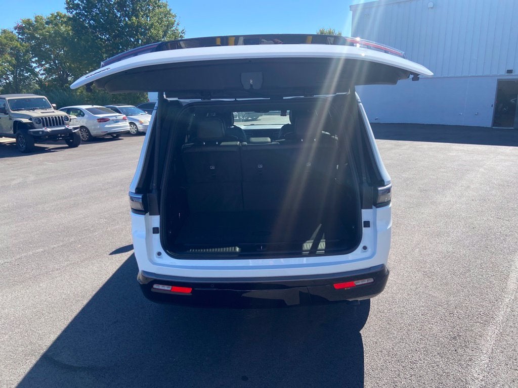 2027 Jeep Grand Wagoneer 4x4