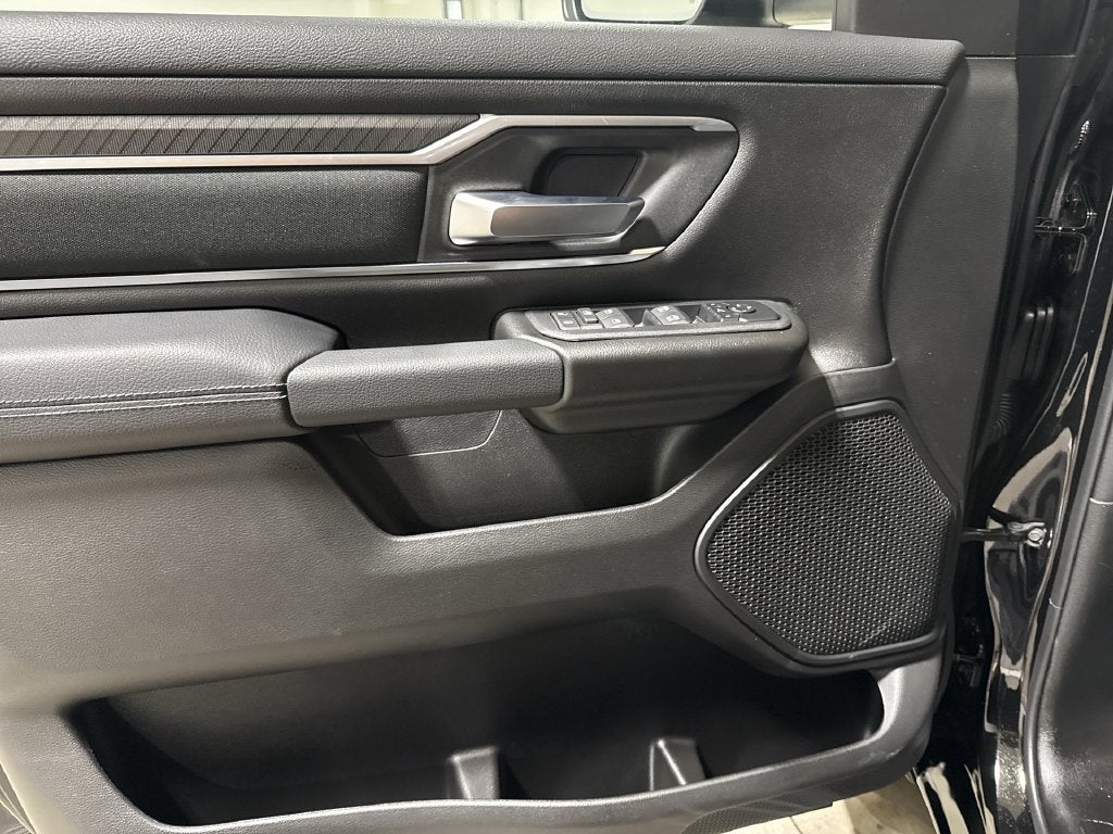 2027 RAM 1500 Big Horn/Lone Star