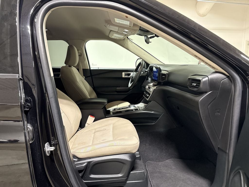 2023 Ford Explorer Base
