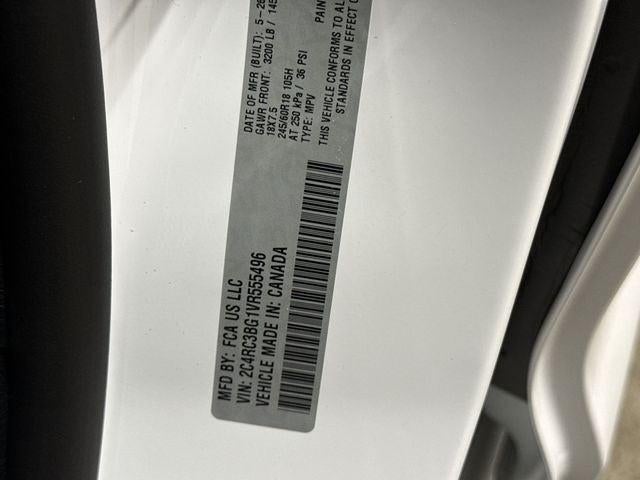 2027 Chrysler Pacifica Select