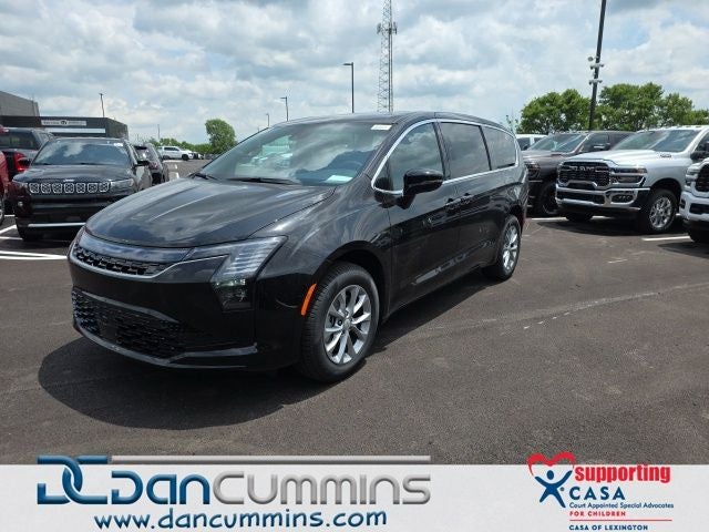 2027 Chrysler Pacifica Select AWD's photo