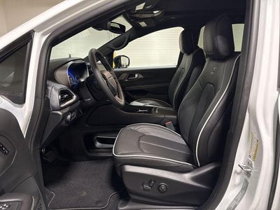 2027 Chrysler Pacifica Limited
